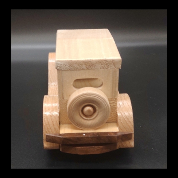 Hand Carved Wood Car with Cute Driver - Picture 5 of 8